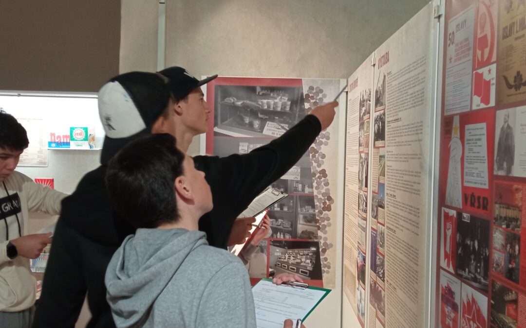 Deváťáci se ocitli v Sedmdesátkách