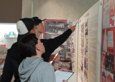 Deváťáci se ocitli v Sedmdesátkách