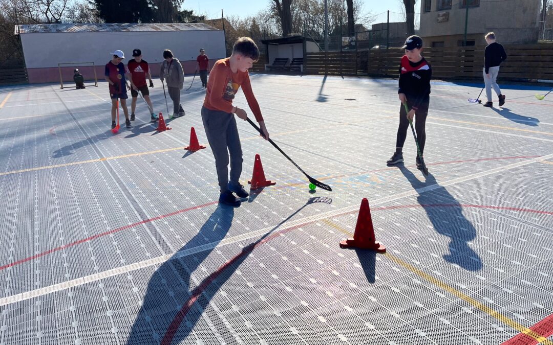 Odstartoval kroužek florbalu